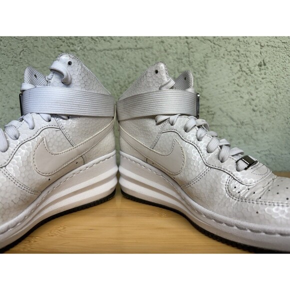 Size 7.5 - Nike Lunar Force 1 Sky Premium High Triple White W 654850-101 - Picture 4 of 12